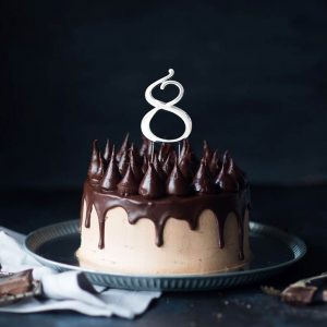 SILVER CAKE TOPPER (7CM) – NUMBER 8